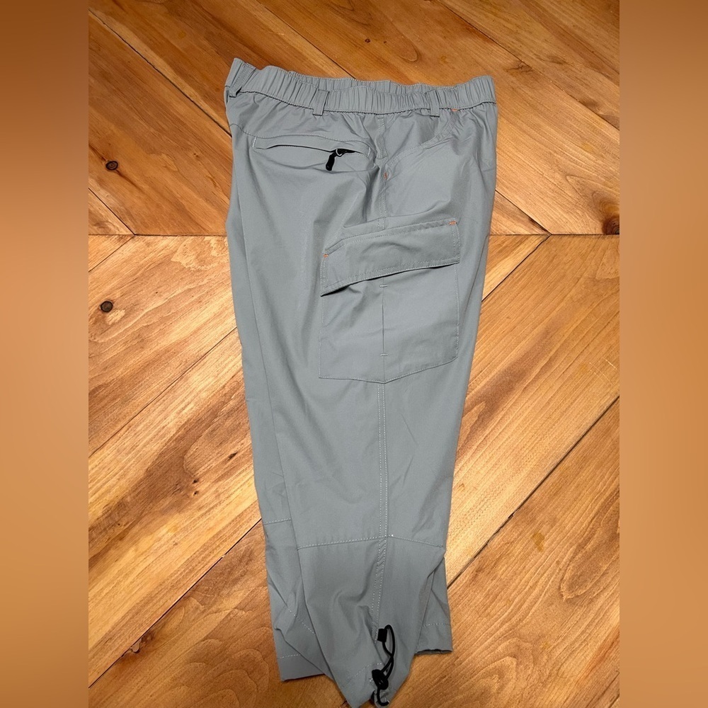 Gray Women's Gymbrave Capri Pants size Medium - Picture 6 of 6